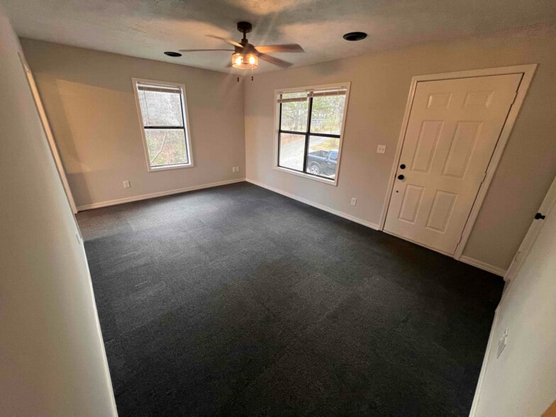 Building Photo - 621 Co Rd 207