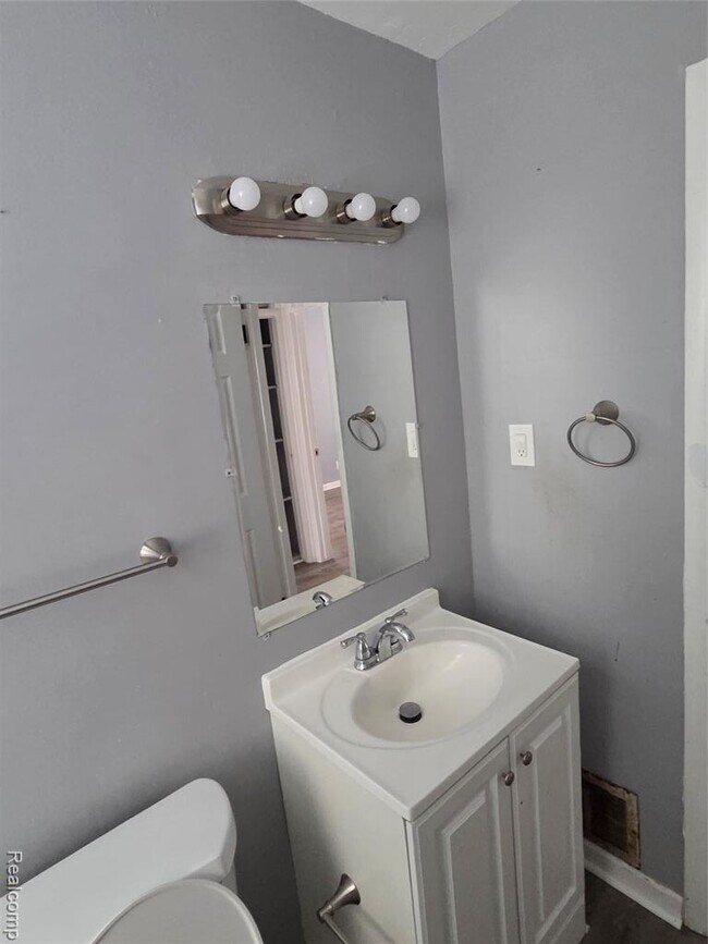 Building Photo - 1139 Bassett St