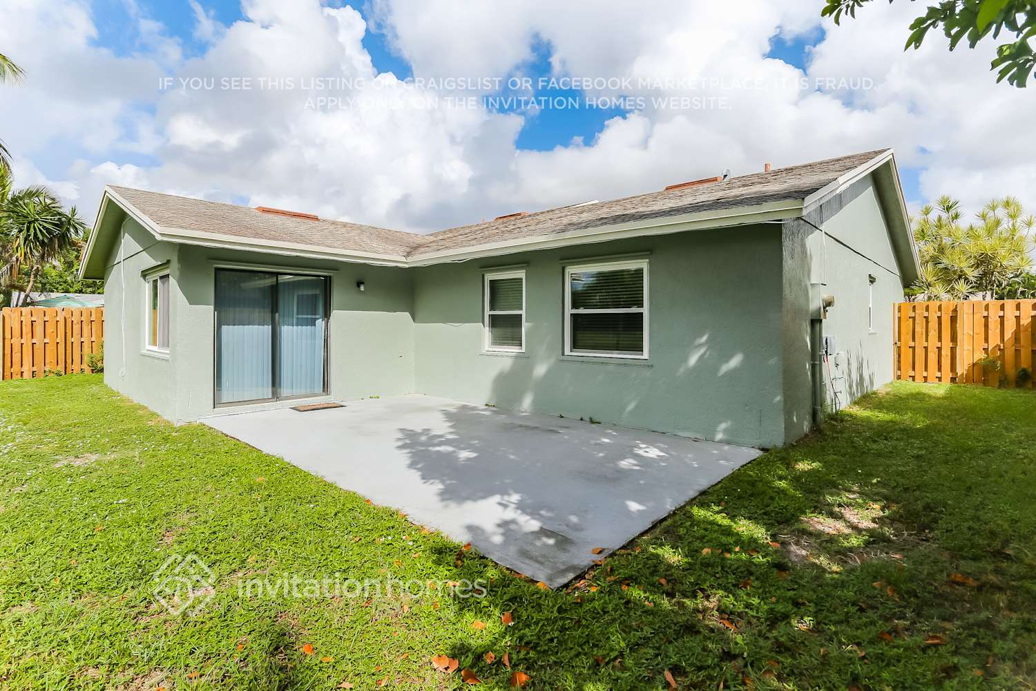 Building Photo - 9422 Saddlebrook Dr