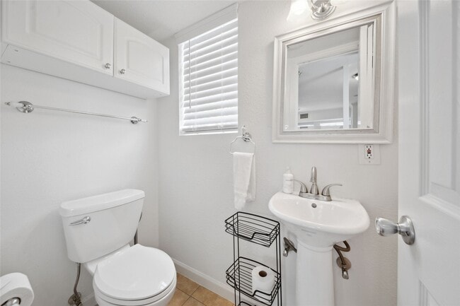 Building Photo - 1105 Tulane St