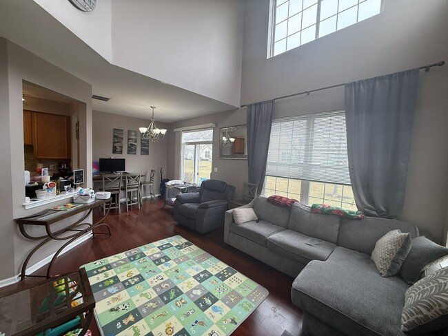 Building Photo - 2914 Rutland Cir