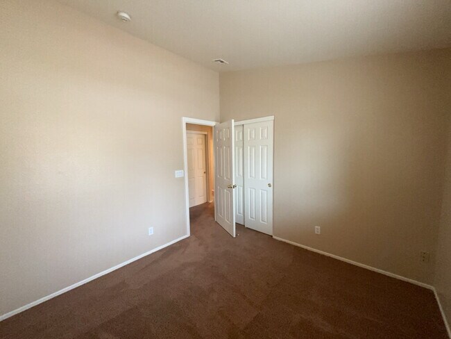 Building Photo - 3-Bed Oasis with 2.5 Baths in North Las Vegas – 1501 Sq Ft of Comfort Await!