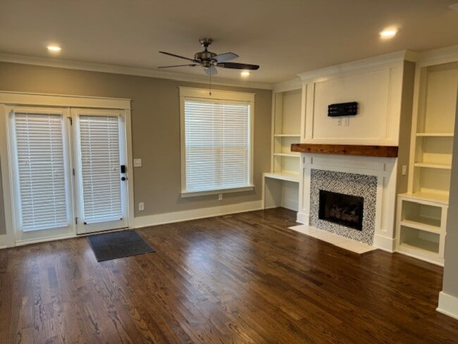 Building Photo - Beautiful custom home in East Nashville!