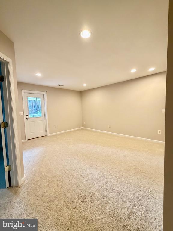 Building Photo - 15519 Exmore Ct