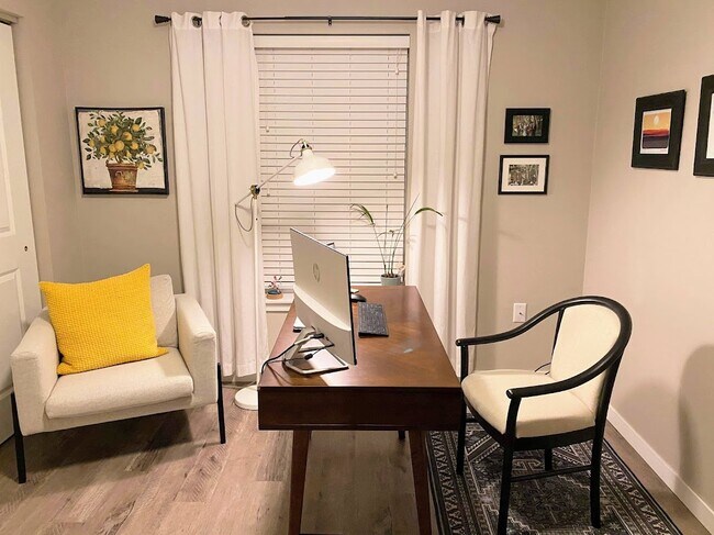 Office or guest room - 4837 E Court St