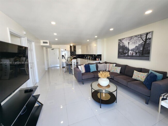 Building Photo - 345 Ocean Dr