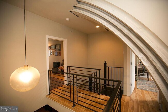 Building Photo - 2701 W Girard Ave