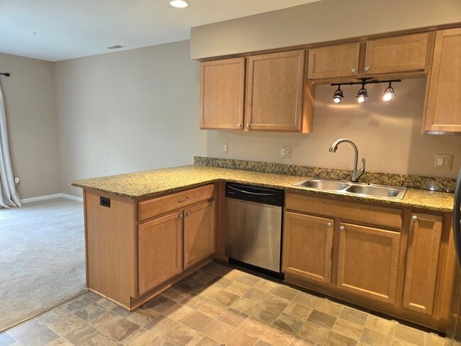 Building Photo - 14382 Shadywood Dr