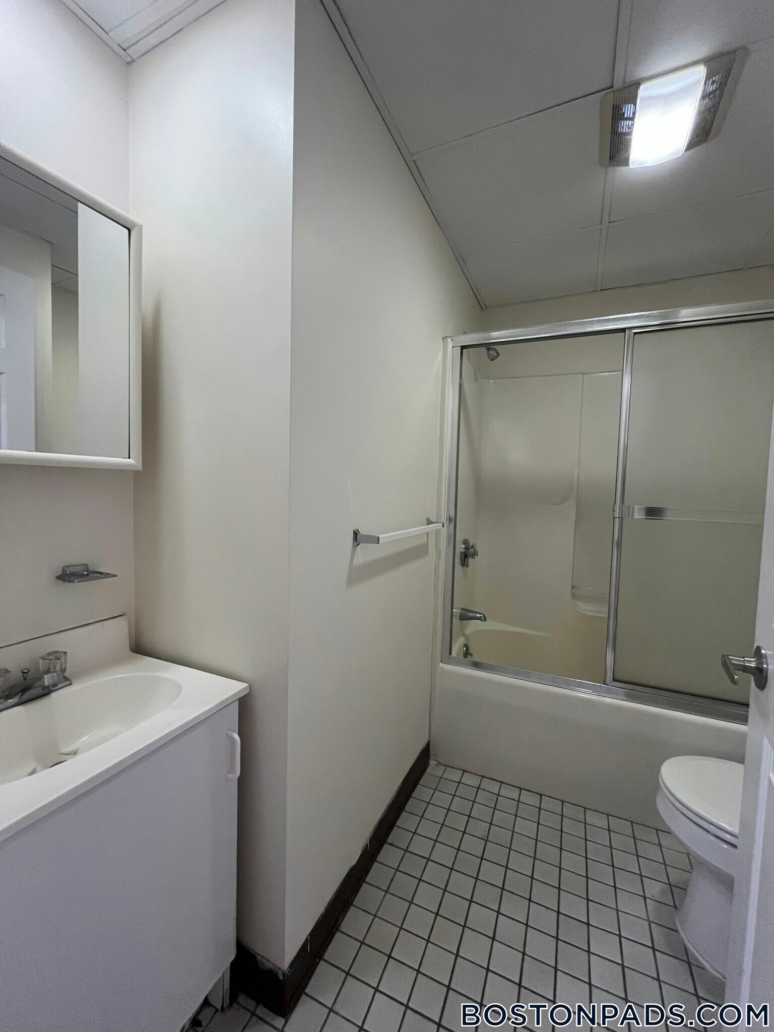 Building Photo - 81 Essex St