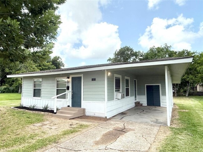 Primary Photo - 117 Oak Dr