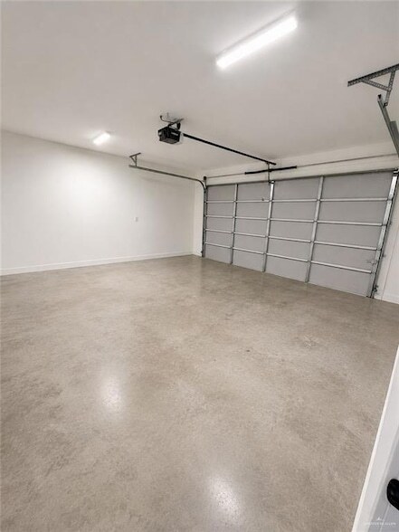 Building Photo - 2802 Stablewood