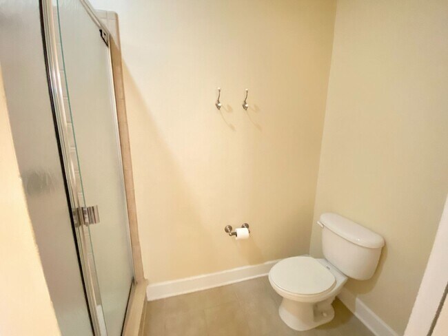 Building Photo - Spacious 3/3.5 Condo with Garage in Fleming Island
