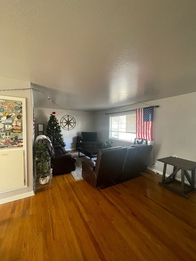 Building Photo - STUDENTS WELCOME! Single-Family Ranch Home w/ Finished Basement and Fenced Backyard