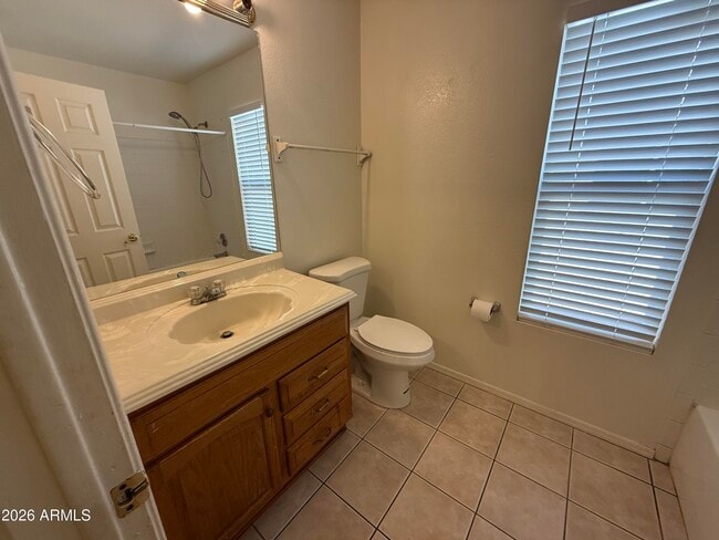 Building Photo - 505 W Sereno Dr