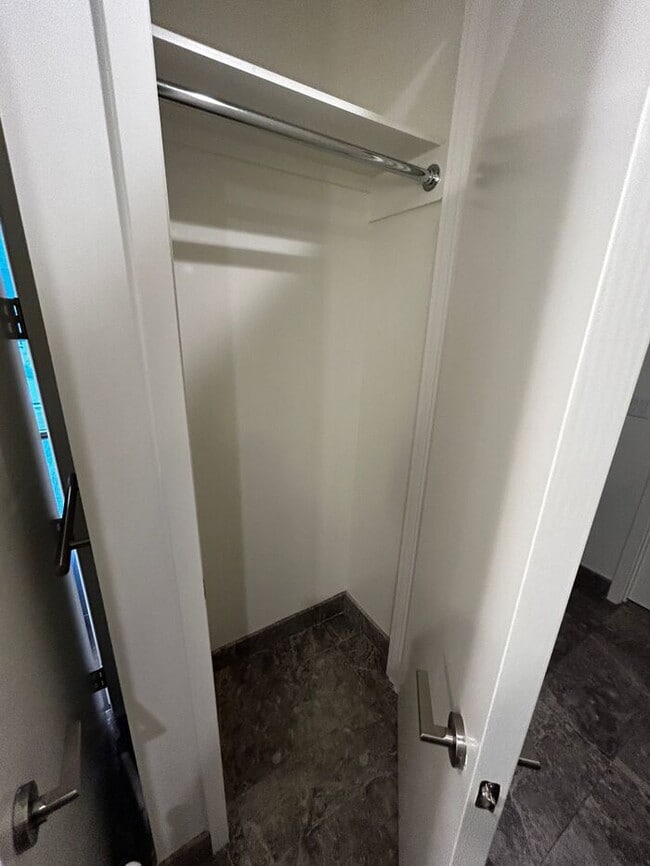 Building Photo - Charming 1BR 1BA Apartment w/ Pool & Gym in Downtown Austin