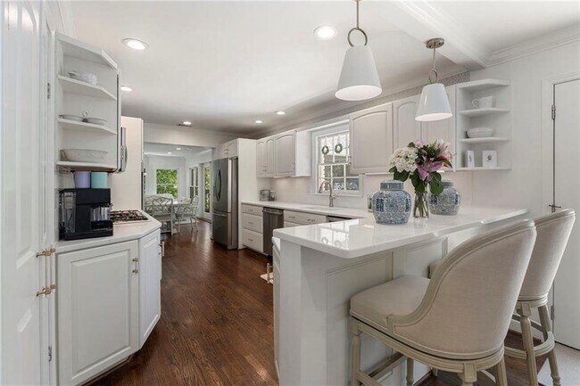 Building Photo - 4770 Chatworth Ct NE
