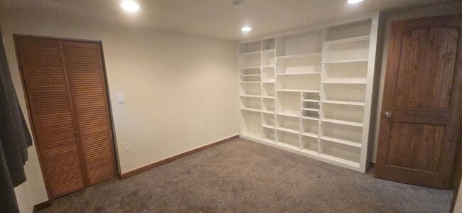 Building Photo - 1325 Balsam Ave