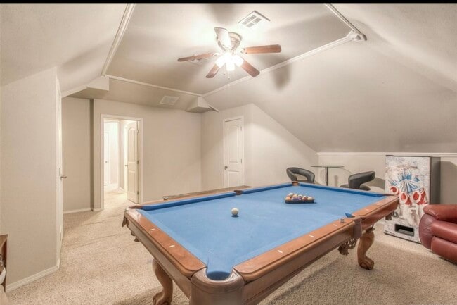 Building Photo - 11220 S Cedar St