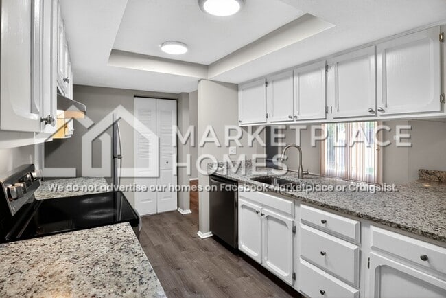 Building Photo - 916 Whidbey Ct