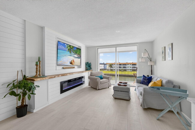 Building Photo - 100 Paradise Harbour Blvd
