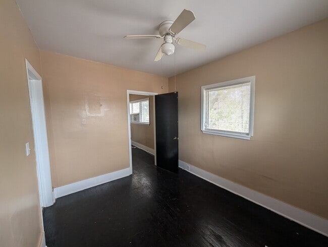 Building Photo - 407 Engman St