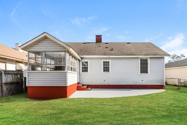 Building Photo - 1913 Ohio Ave