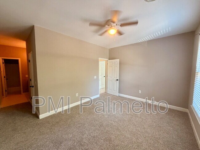 Building Photo - 3923 W Buchanan Dr