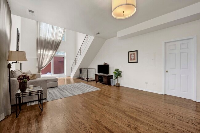 Building Photo - 1615 N Campbell Ave