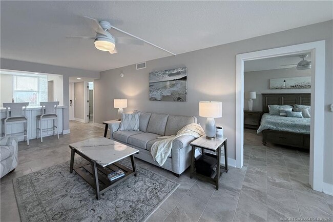 Building Photo - 1950 SW Palm City Rd