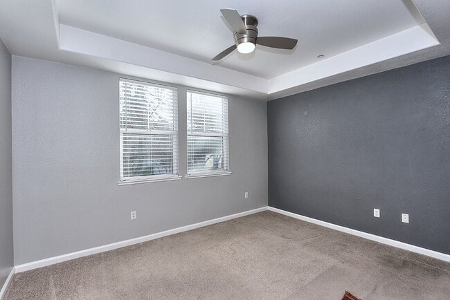Building Photo - Beautiful Condo in Gated Community for Rent!