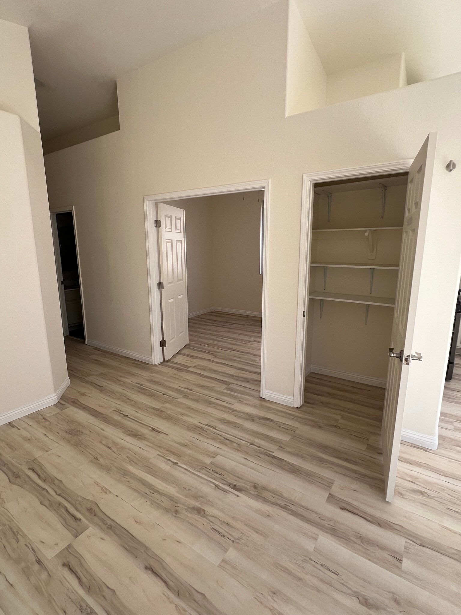 Building Photo - 2493 W Richmar Ave