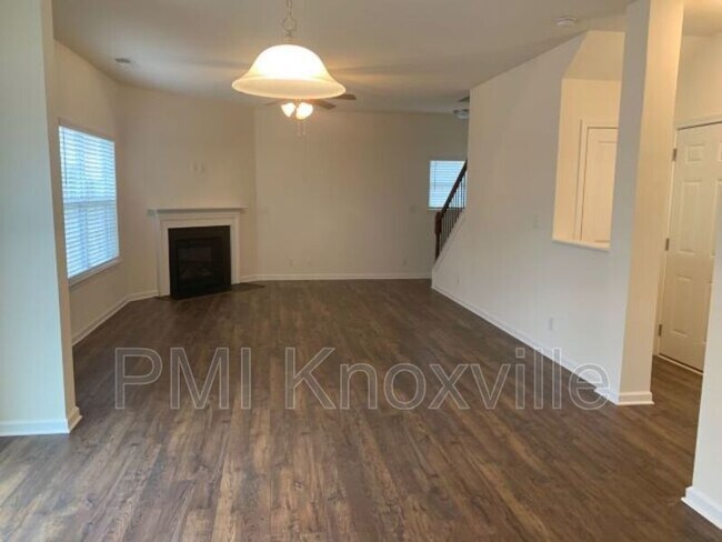 Building Photo - 5371 Calvert Ln