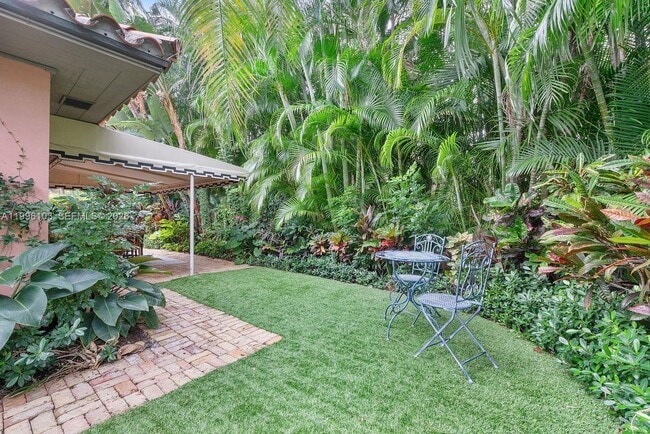 Building Photo - 226 Chilean Ave