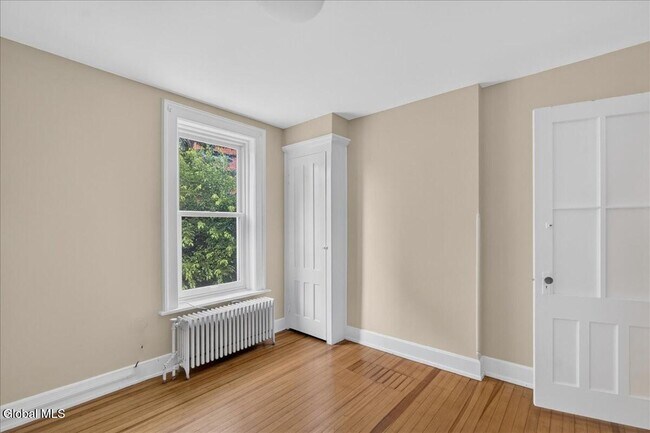 Building Photo - 69 S Lake Ave