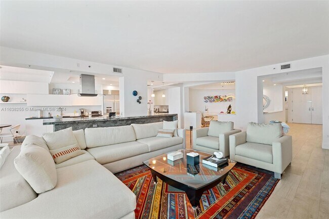 Building Photo - 808 Brickell Key Dr