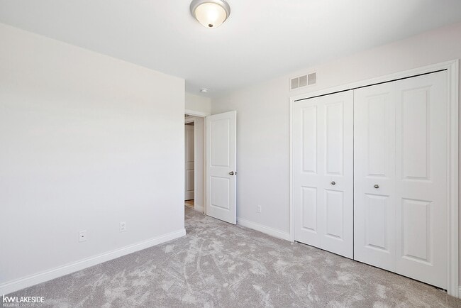 Building Photo - 23827 Shadow Woods Dr