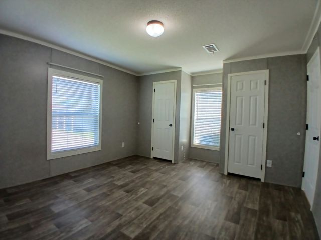 Building Photo - 2059 Wake Forest Dr