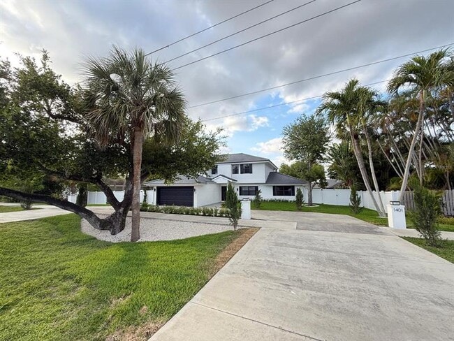Building Photo - 1401 SW 18th St