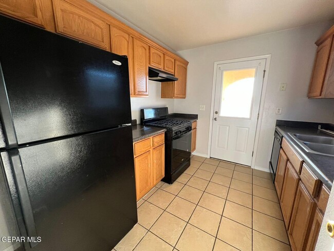 Building Photo - 14120 Robert Ituarte Dr