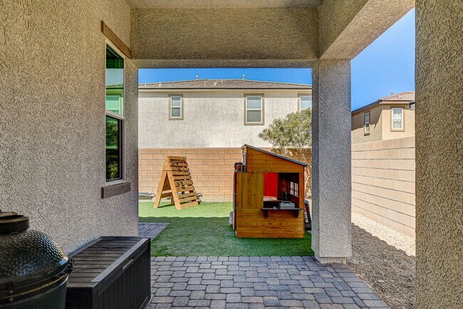 Building Photo - BEAUTIFUL 3 BED 2 BATH IN GATED MOUNTAINS ...