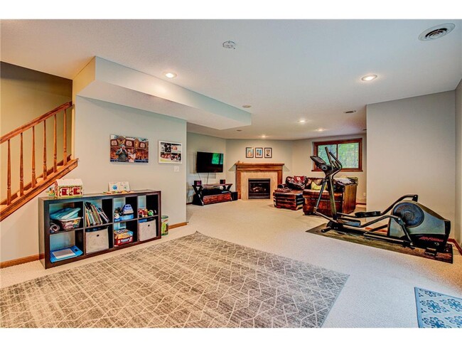 Building Photo - 2456 Hunter Dr