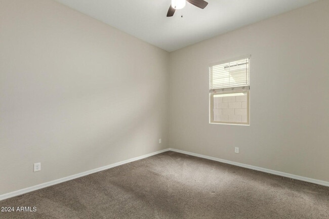 Building Photo - 2082 E Lantana Dr