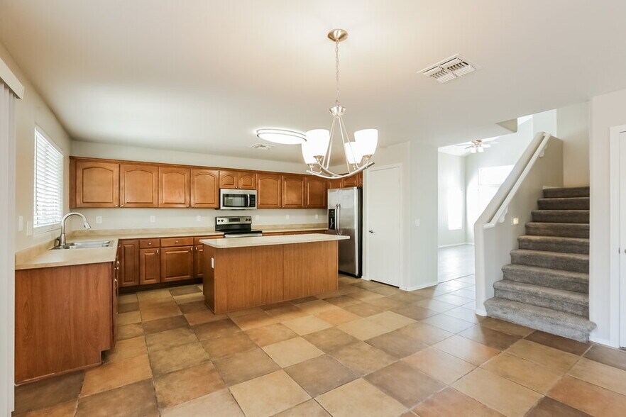 Building Photo - 2018 W Alta Vista Rd