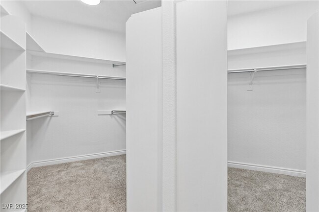 Building Photo - 3004 Sun Lake Dr