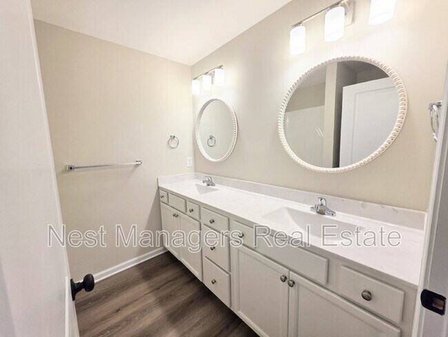 Building Photo - 1511 Fort Bragg Rd