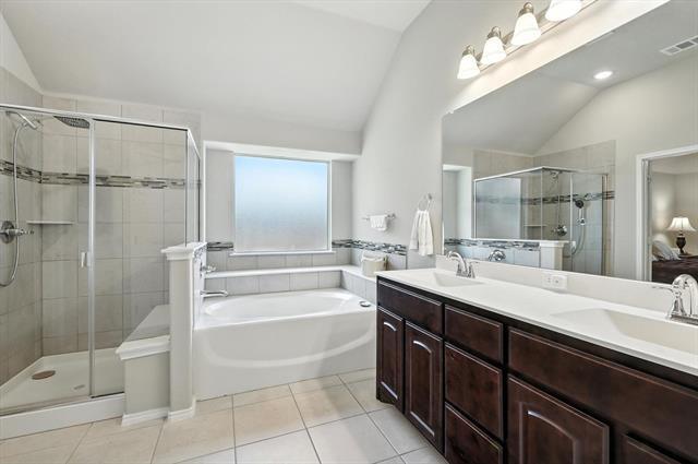 Building Photo - 221 Gardenia Dr