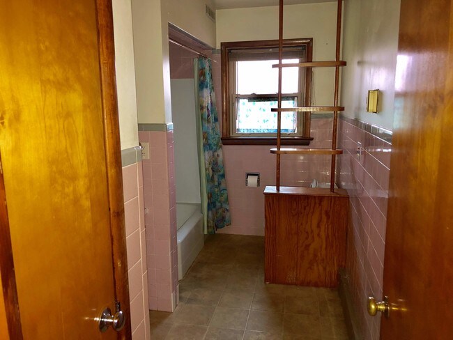 Building Photo - 999 Churchtown Rd