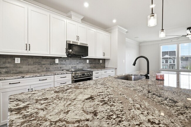 Building Photo - 768 Park Ridge Dr