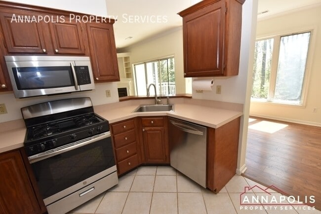 Building Photo - 643 Oakland Hills Dr