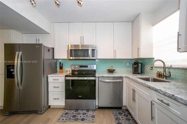 Building Photo - 137 Golden Isles Dr